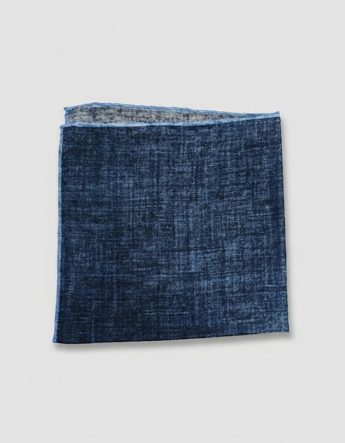 Luxe 100 procent zijden pochet in denimblauw met lichtblauwe bies