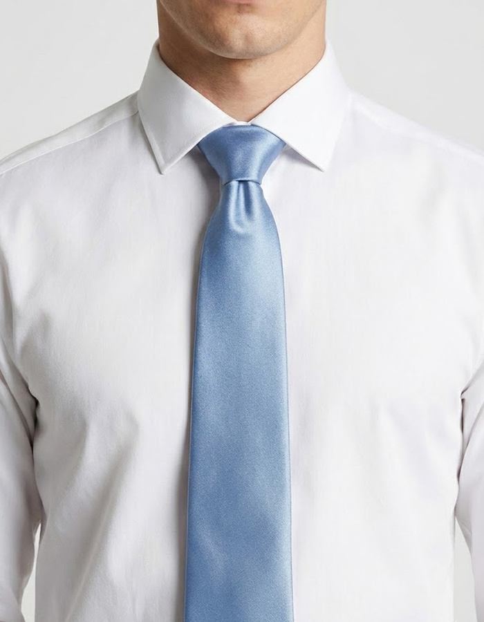 Luxe effen zijden das in lichtblauw