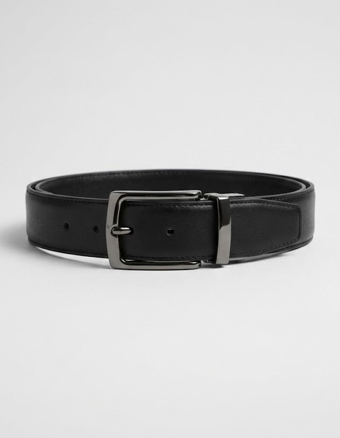 Zwarte lederen riem met metalen gesp