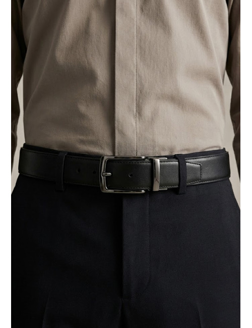 Zwarte lederen riem met metalen gesp