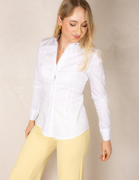 Witte getailleerde blouse met klassieke kraag