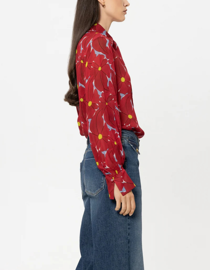 Bloes met exclusieve bloemenprint