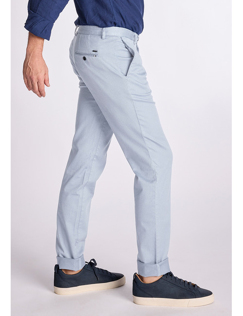 Magnus A32 chino in sky blue regular fit