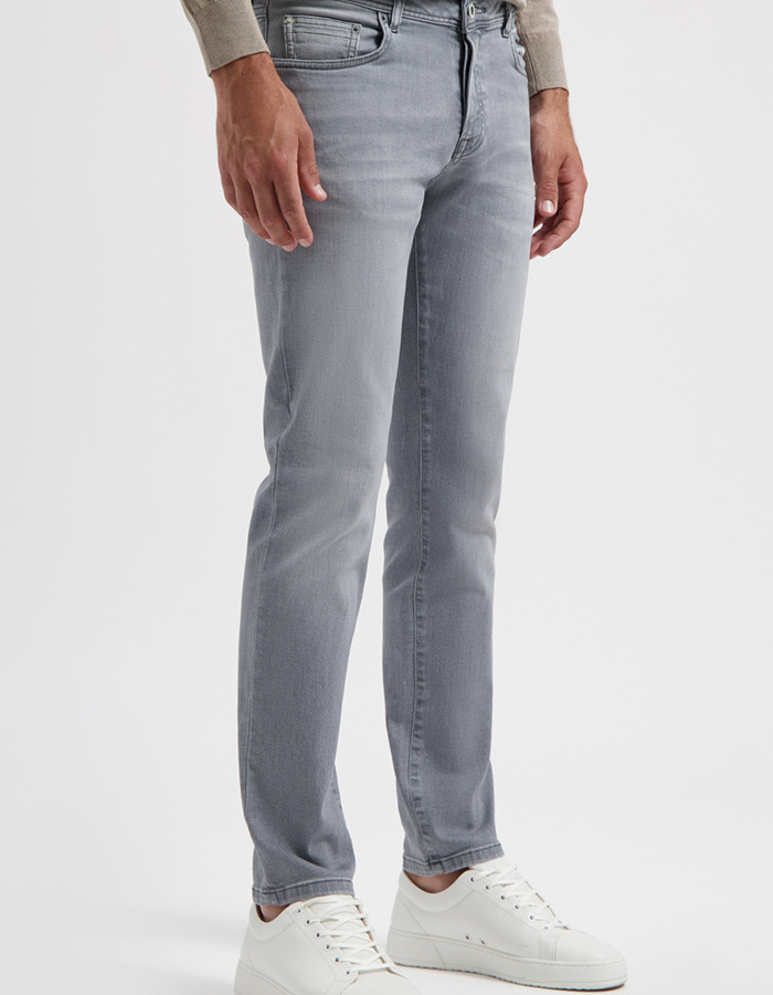 5-Pocket Graphite Denim Slim Fit