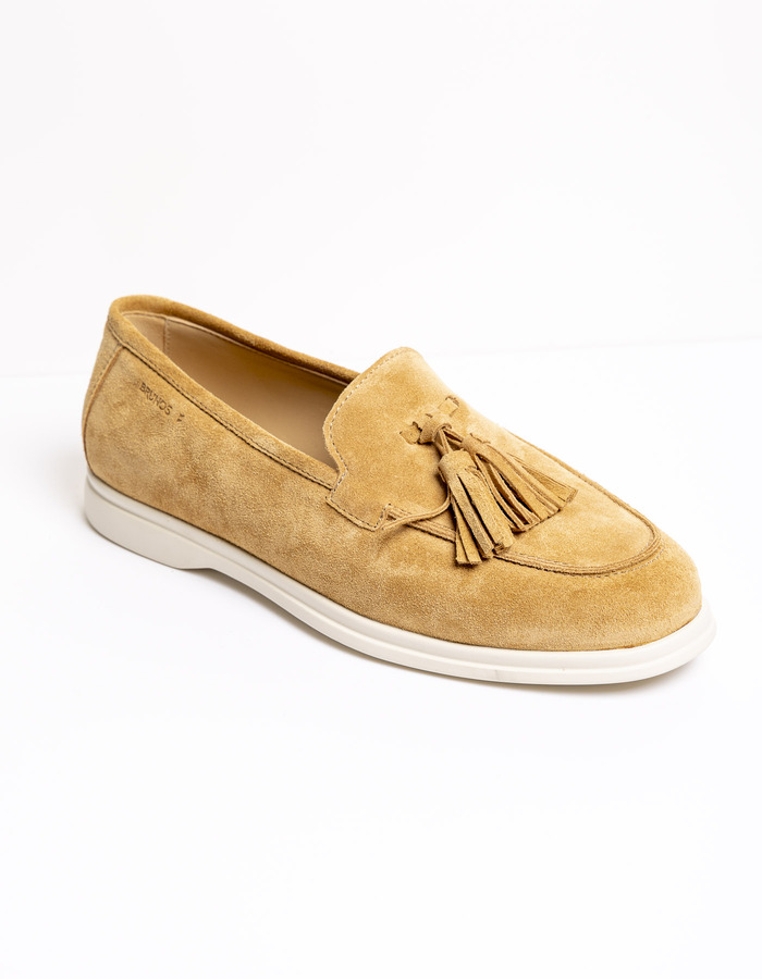 Beige suède loafer met tassels en comfortabele zool