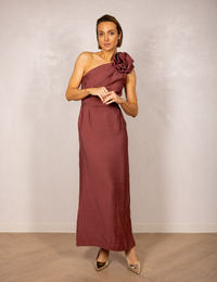 Asymmetrische maxi jurk met bloemdetail in bordeaux