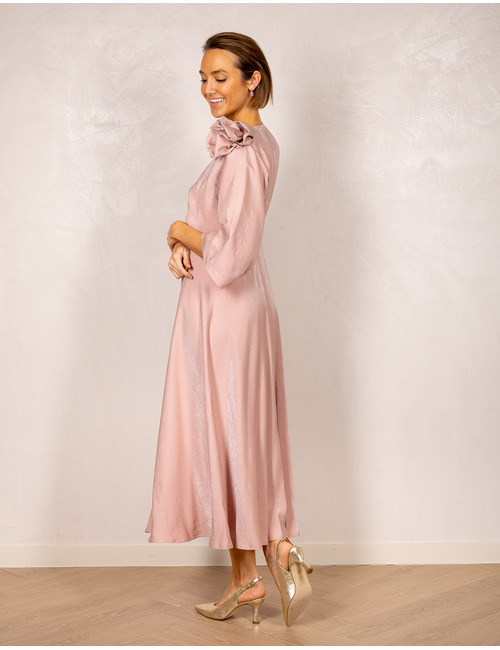 Nxi By Oni Onik lang kleed roze