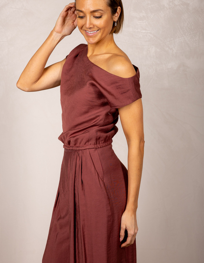 Asymmetrische blouse met korte mouw in bordeaux