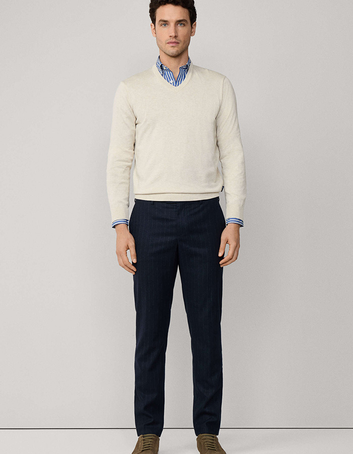 Katoen-zijde trui met V-hals