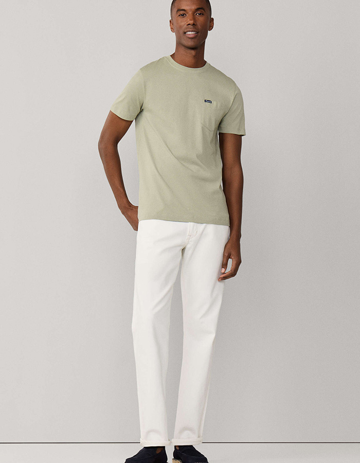 T-shirt met borstzak en regular fit