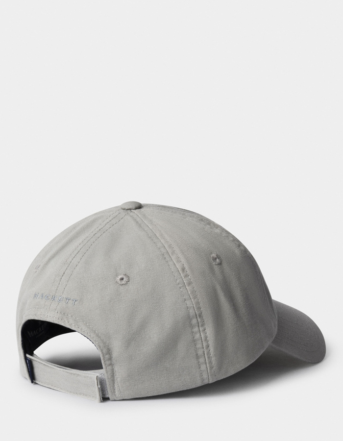 Gewassen pet met geborduurd logo in tin grey