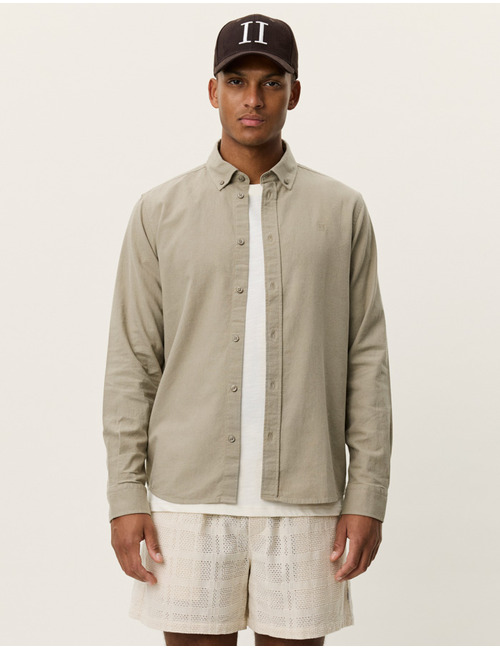 Konrad katoen linnen hemd in laurel oak sand