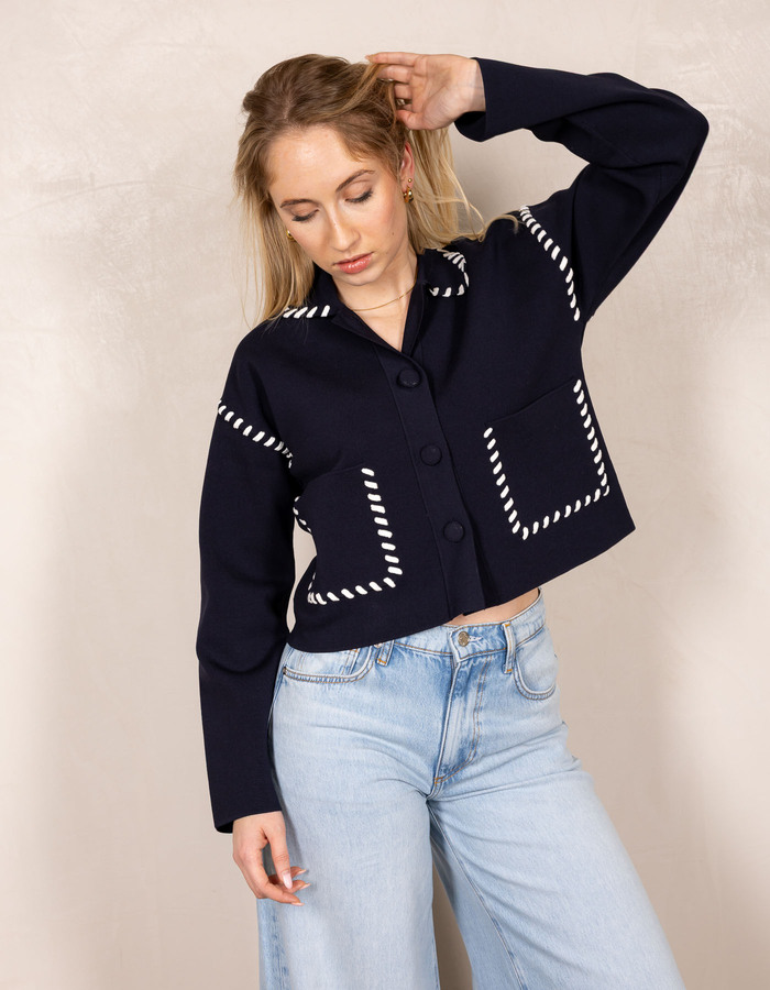 Gebreid jasje met embroidery en hemdkraag