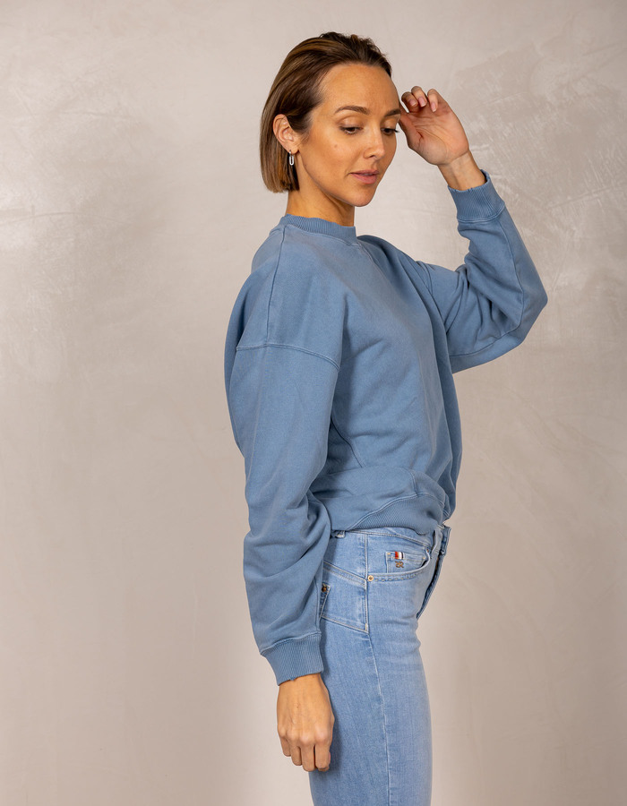 Sweater met rugprint in blauw