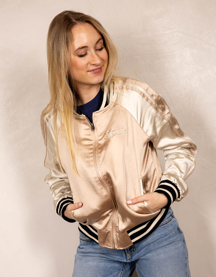 Suikajan bomberjack met borduursels in taupe