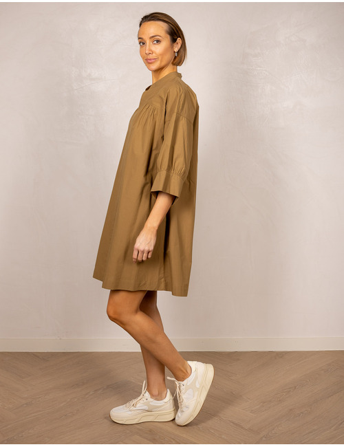 Korte popeline jurk met mandarijnkraag