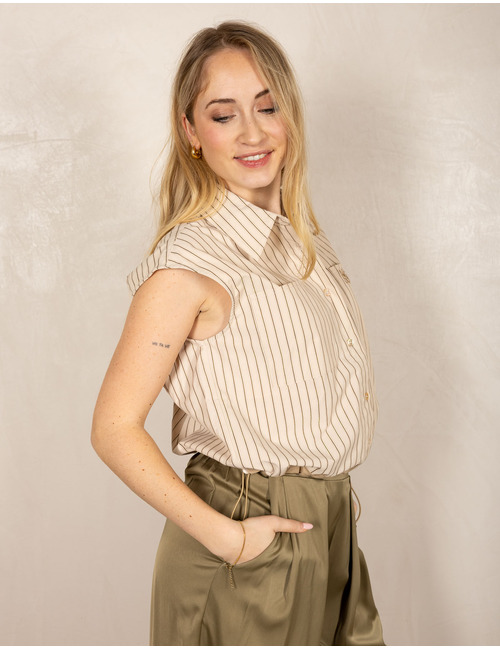 Nukus zonder mouw bloes beige