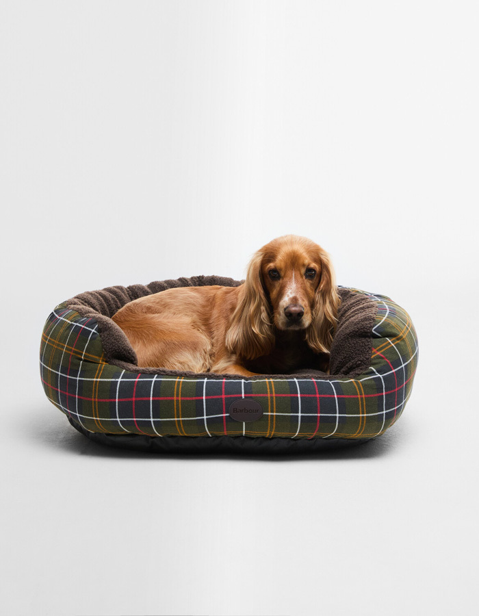 Dog snuggle bed 76 cm in classic tartan