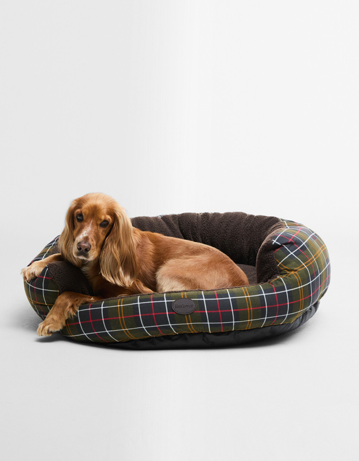 Dog snuggle bed 89 cm in classic tartan