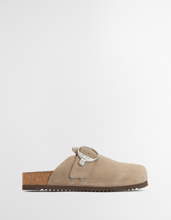 Kyra closed toe sandal in taupe suede