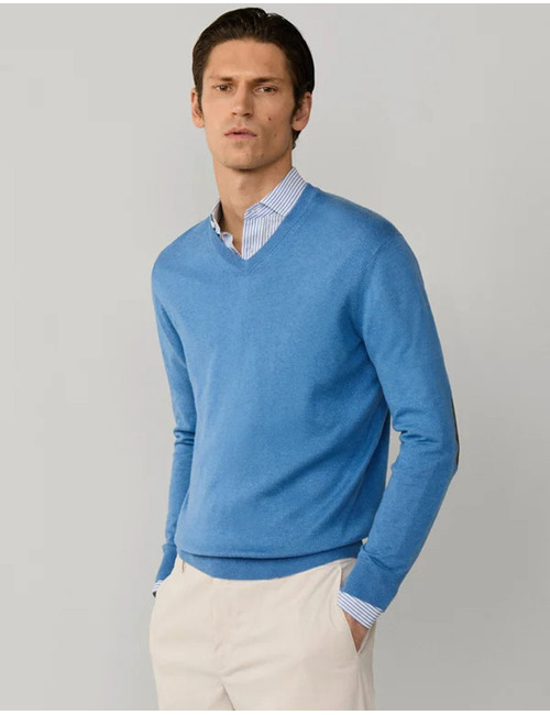 Cotton cashmere v neck jumper in eton blue