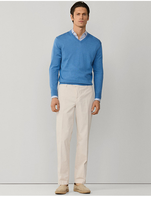 Cotton cashmere v neck jumper in eton blue