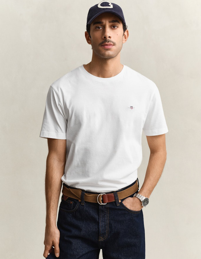 Regular fit T-shirt met geborduurd borstlogo in white