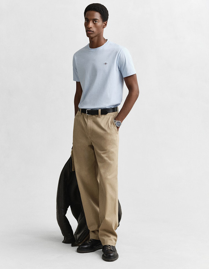 Regular fit T-shirt met geborduurd borstlogo in fresh blue