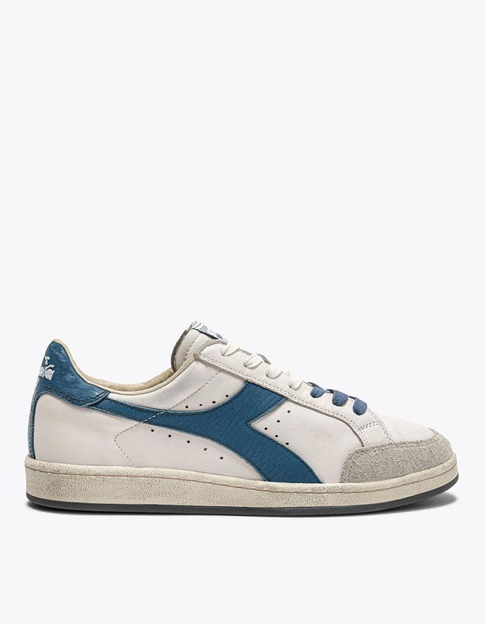 Leren heritage sneakers met used finish in wit en blauw