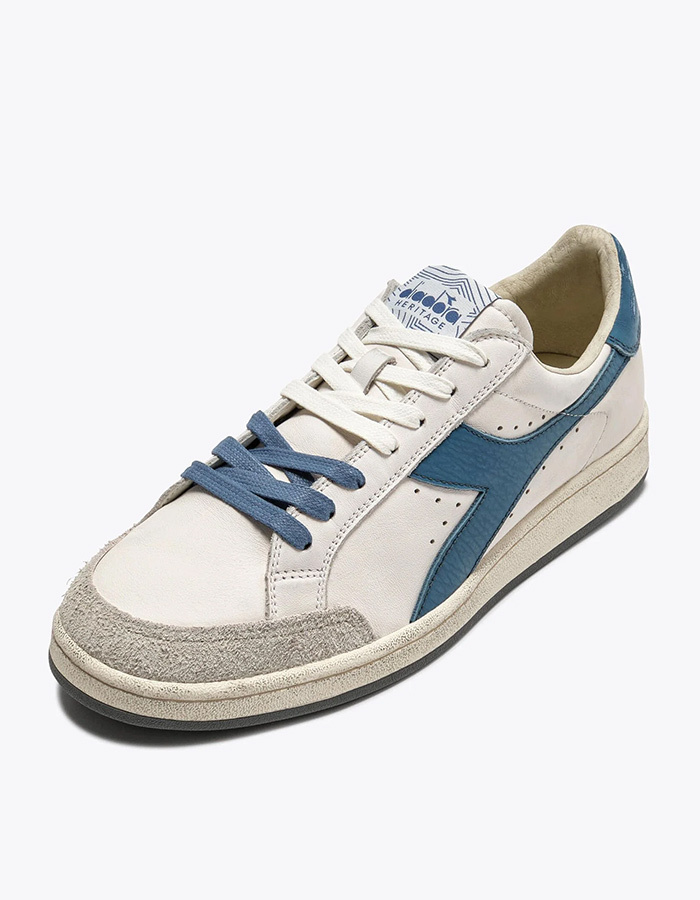 Leren heritage sneakers met used finish in wit en blauw