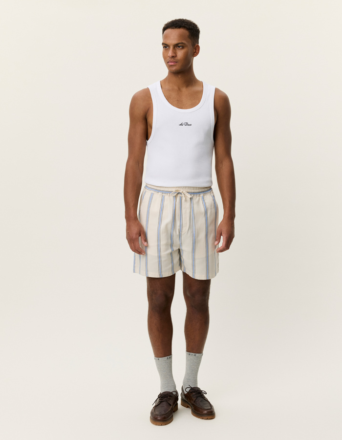 Gestreepte katoenen shorts met regular fit in eggnog white