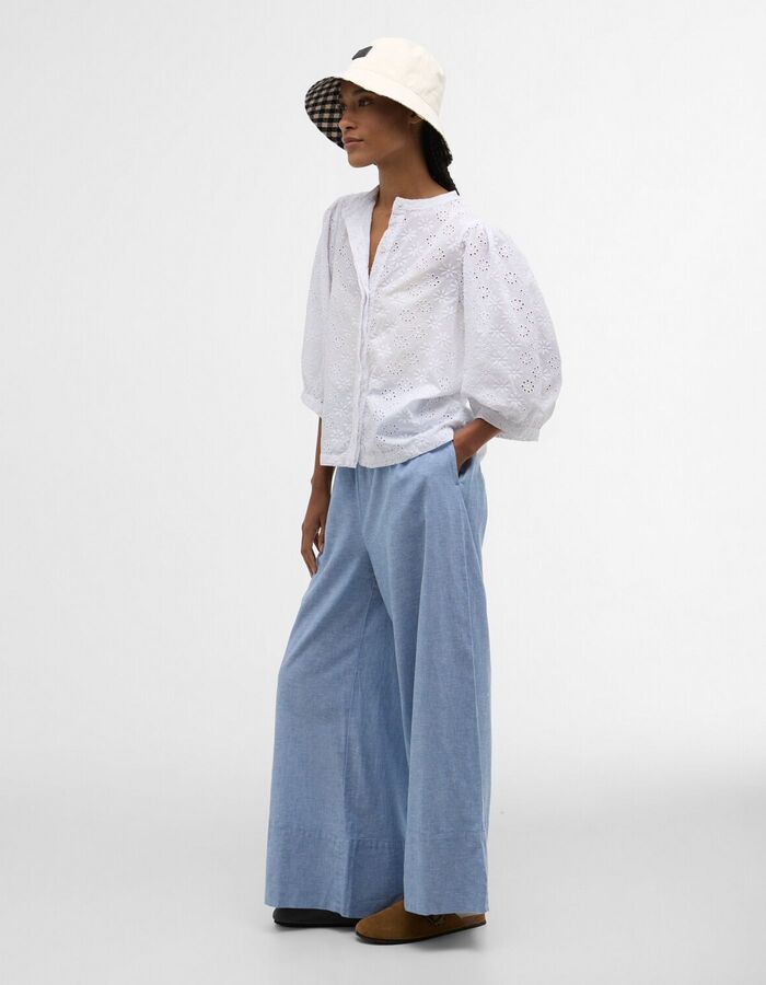 Witte bloes met broderie anglaise