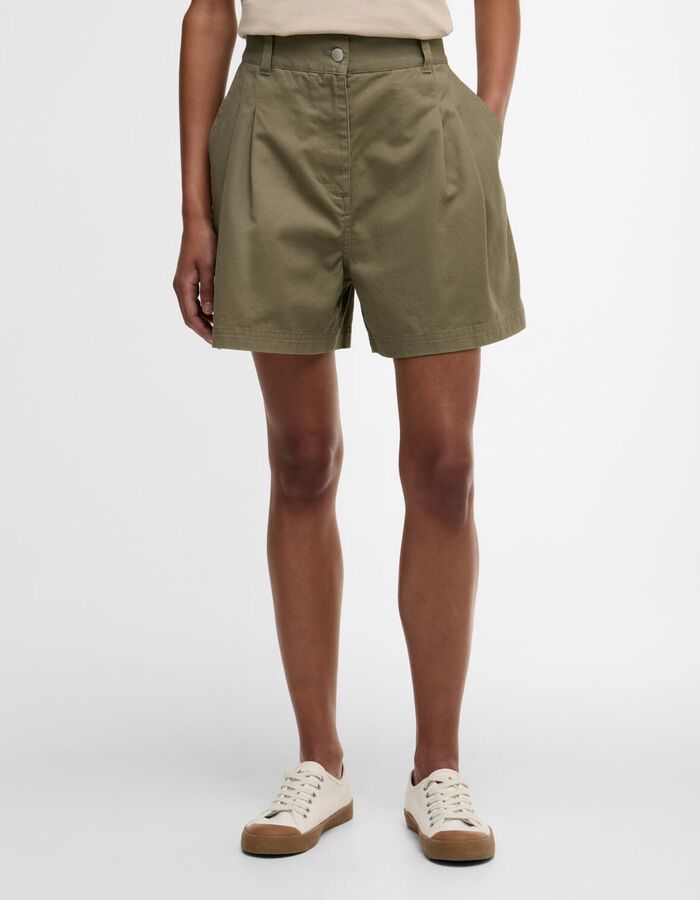 Groene bermuda met plooidetails