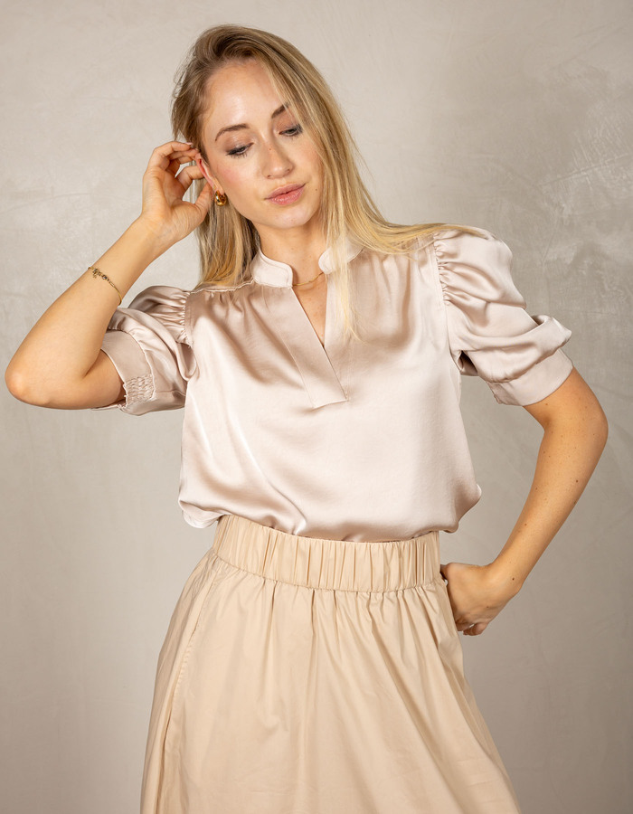 Neo Noir korte mouw bloes goud