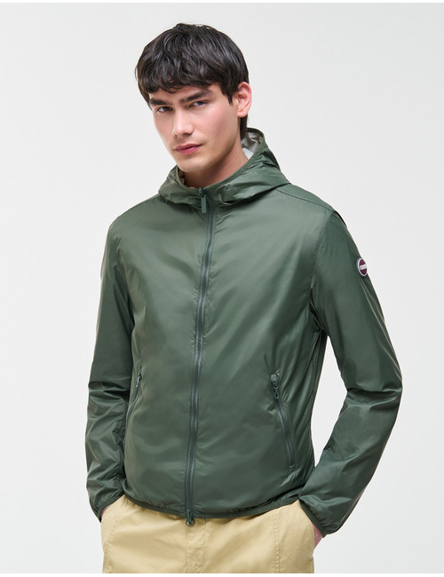 Reversible lichte jas met kap in jeep green en pergamena beige