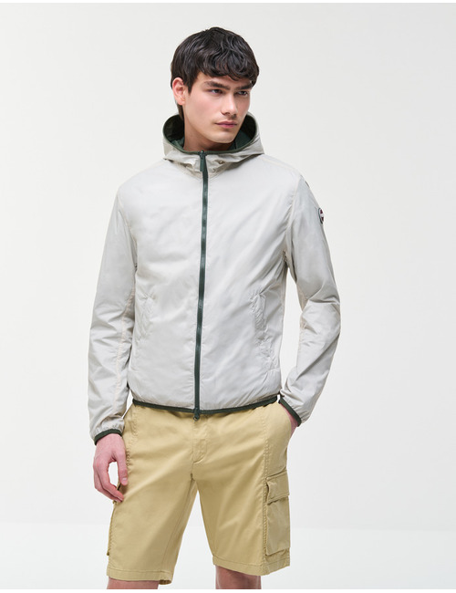 Reversible lichte jas met kap in jeep green en pergamena beige