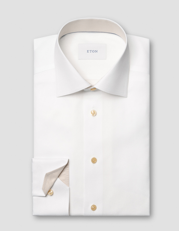 Slim fit semi solid signature twill hemd met beige knopen in wit