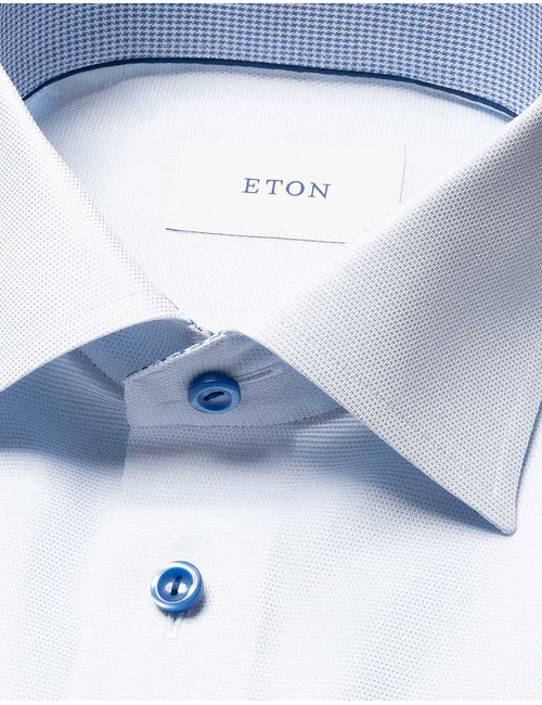 Contemporary fit semi solid signature twill hemd met contrastknopen in blauw