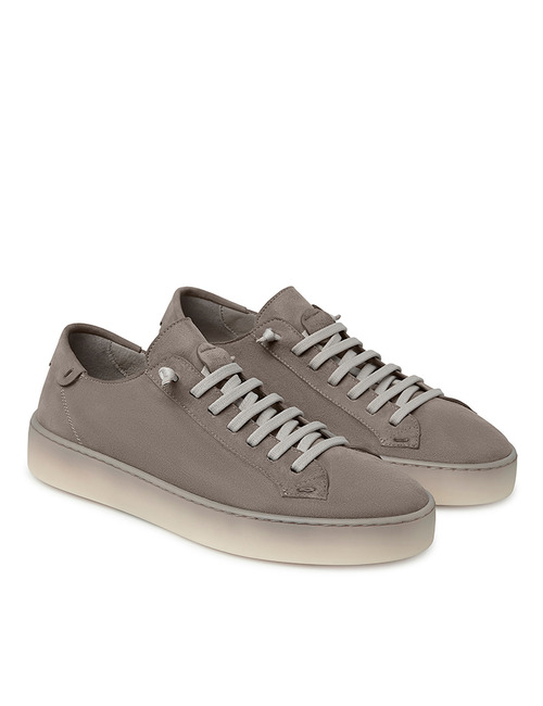 Sneakers in premium suède met crèmekleurige rubberzool in taupe