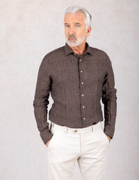Slim fit linnen hemd met cut away kraag donkerbruin