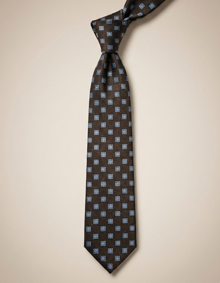 Zijden das met geometrisch motief in donkerbruin
