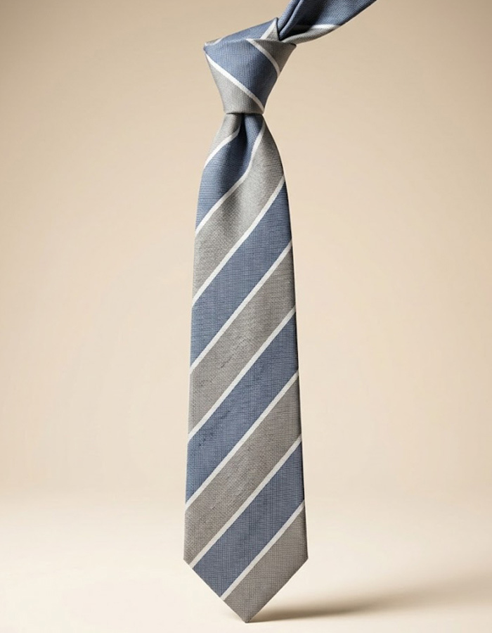 Zijden en linnen das met brede diagonale strepen in blauw en grijs