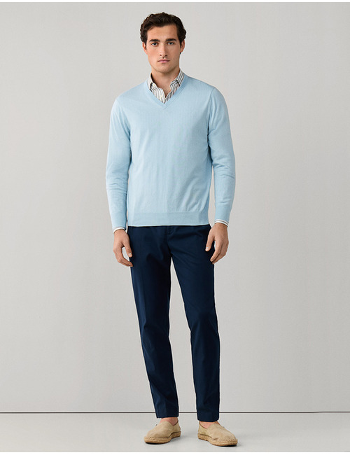 Cotton cashmere V-hals trui in regular fit 