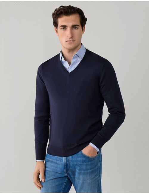 Cotton cashmere V-hals trui in regular fit 