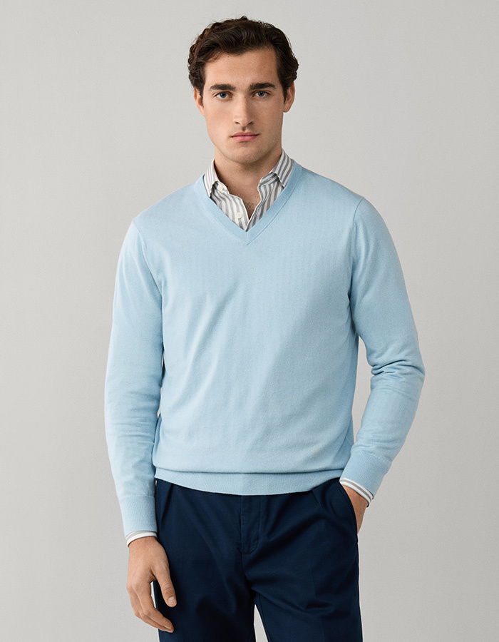 Cotton cashmere V-hals trui in regular fit 