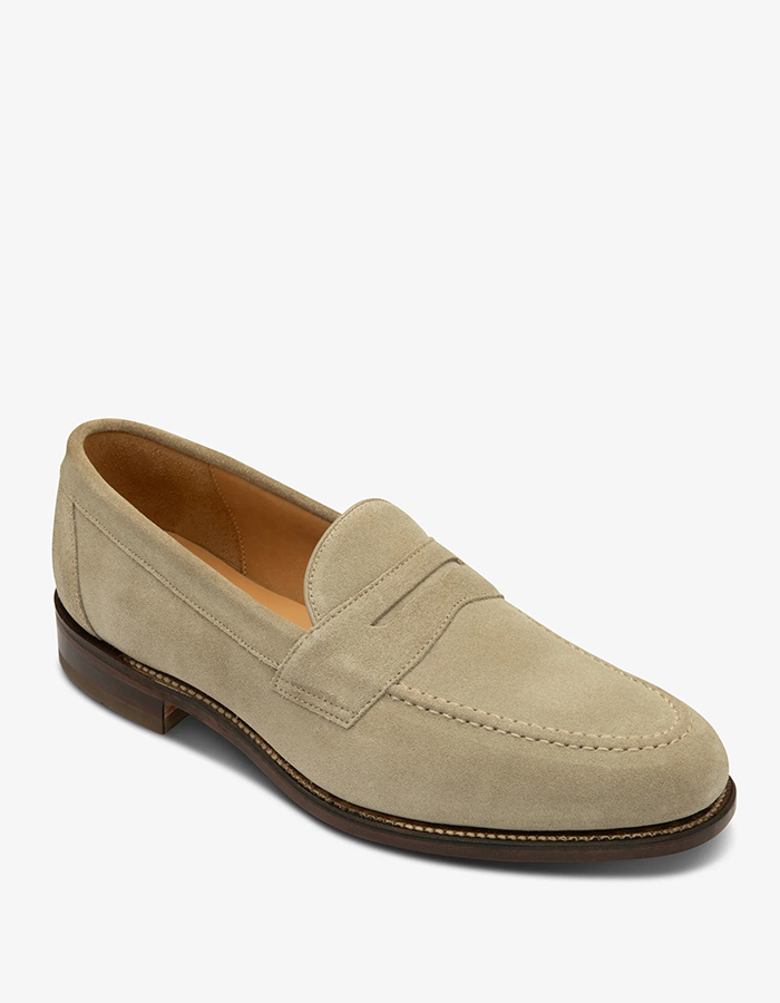 Imperial penny loafer in zandkleurig suède