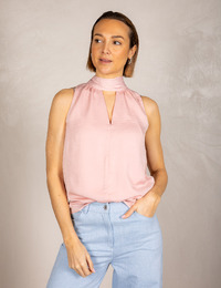 AROMA - Roze top met strikdetail op de rug