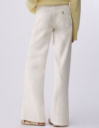 Flared broek in stretch satijn met riem