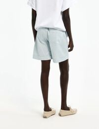 PAIGIE - Gestreepte short met bindceintuur en elastische taille