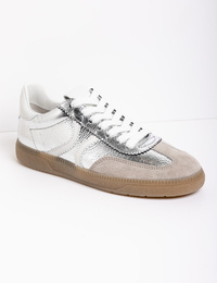 Leren sneaker met metallic afwerking
